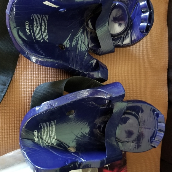 Century sparring gear, set youth size Karate - Picture 2 of 3